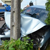 Peugeot 407 crashed into the light pole in Le Creusot france